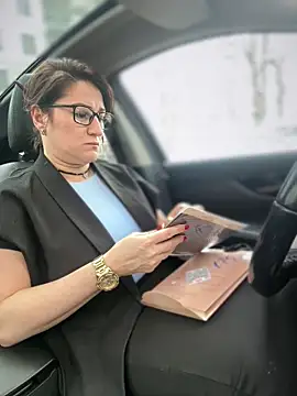 Snapshot of ZhenjaPoledance chatting on April 16, 1:01 pm ZhenjaPoledance online show from April 16, 1:01 pm