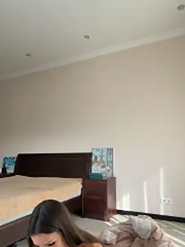 Hott Lolla online show from February 28, 8:26 am