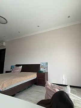 Hott Lolla online show from March 6, 8:33 am