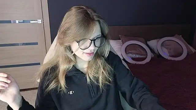 LitaBrom online show from October 18, 2:03 am