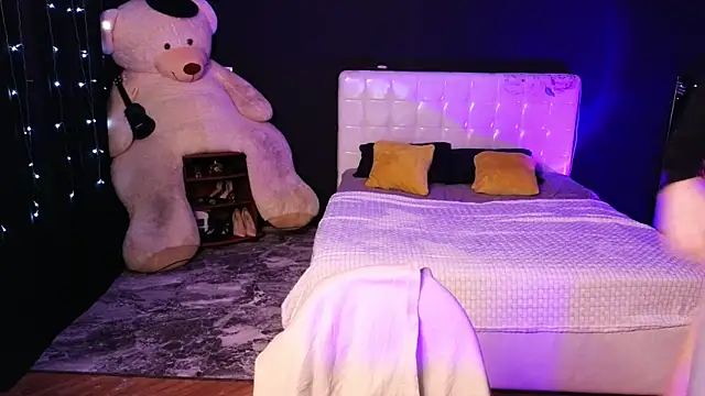 LitaBrom online show from November 14, 2:21 am