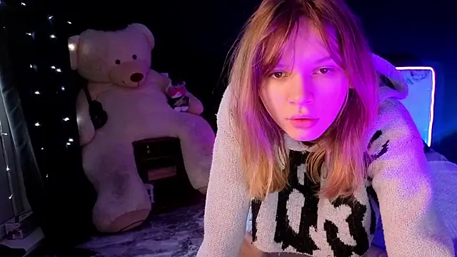 LitaBrom online show from November 20, 2:01 am