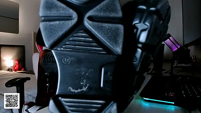 Snapshot of _Goddess_Misha_ chatting on November 14, 9:13 pm Goddess Misha online show from November 14, 9:13 pm