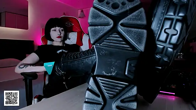 Snapshot of _Goddess_Misha_ chatting on November 16, 9:09 pm Goddess Misha online show from November 16, 9:09 pm