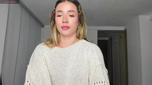 Snapshot of honeyann08 chatting on January 19, 12:38 am honeyann08 online show from January 19, 12:38 am