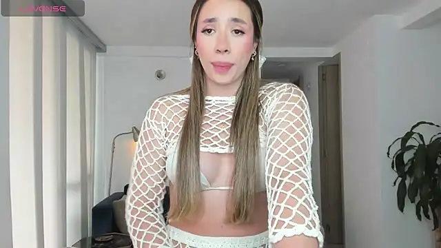 Snapshot of honeyann08 chatting on February 3, 7:31 pm honeyann08 online show from February 3, 7:31 pm