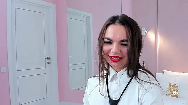 CamillaLarson online show from December 9, 6:12 am
