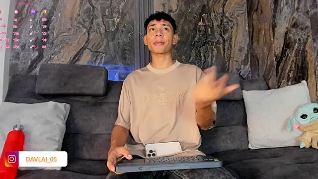 Daviid laidd online show from April 8, 7:25 pm