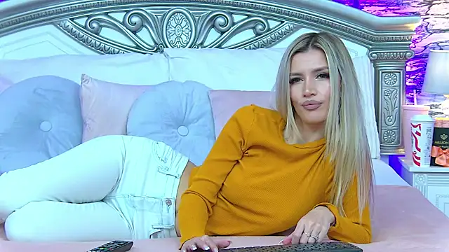 IvySamek online show from November 19, 8:09 pm