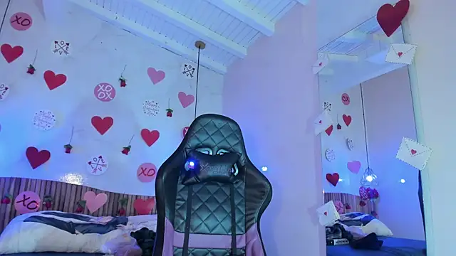 Snapshot of IamNayuta chatting on February 11, 7:52 pm IamNayuta online show from February 11, 7:52 pm