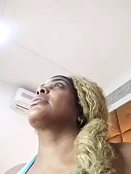 ELLA KELLY online show from December 18, 12:00 pm