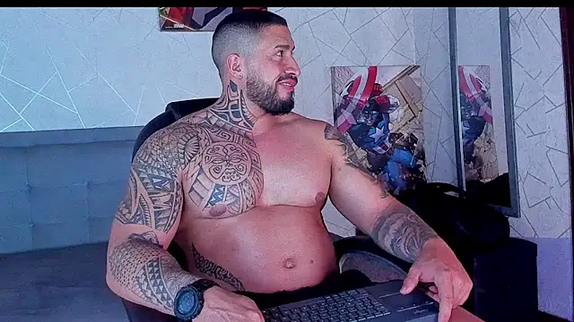 Snapshot of Cristian_Walker chatting on February 8, 10:13 pm Cristian Walker online show from February 8, 10:13 pm