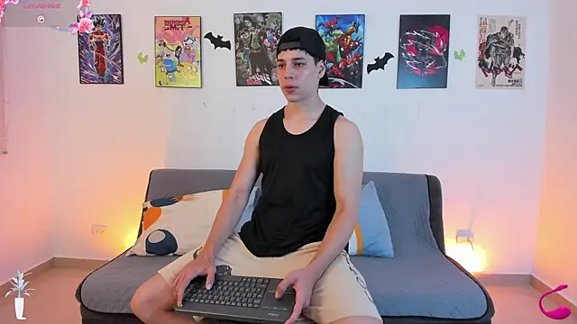 Snapshot of jonathanjoestar_ chatting on November 9, 11:47 pm jonathanjoestar online show from November 9, 11:47 pm