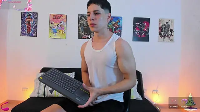 jonathanjoestar  online show from December 16, 9:42 pm