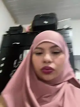 lalilamassu1 online show from March 11, 4:40 pm