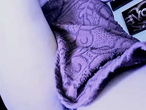 kuromi69 online show from February 10, 5:33 am