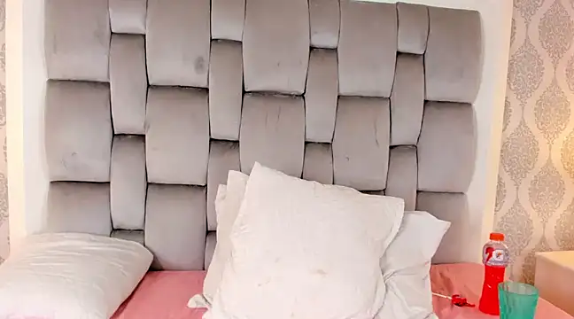 Sara  Williams online show from February 3, 6:56 am