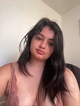 Stephania 18 online show from March 9, 9:14 pm