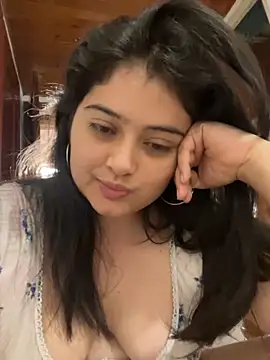 Stephania 18 online show from September 14, 8:08 pm