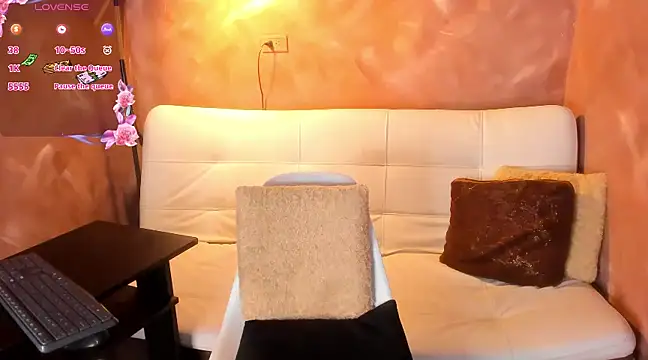 Snapshot of Atenea_Makri chatting on December 3, 5:12 pm Atenea Makri online show from December 3, 5:12 pm