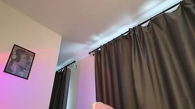  eva queen online show from June 26, 12:20 pm