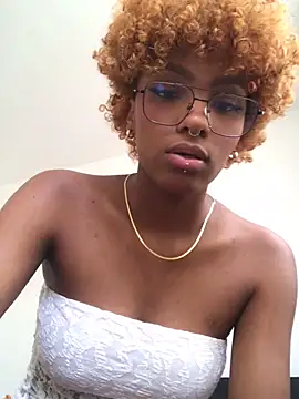 Snapshot of LiannaDixon chatting on December 5, 7:49 pm LiannaDixon online show from December 5, 7:49 pm