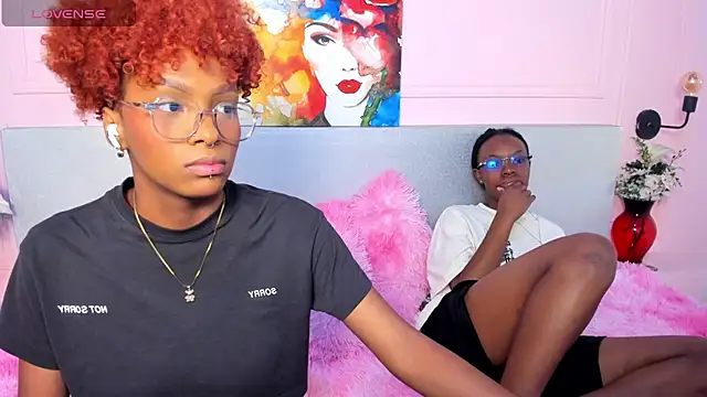 Snapshot of LiannaDixon chatting on February 21, 2:06 pm LiannaDixon online show from February 21, 2:06 pm