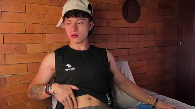 Snapshot of Ares_Dickson chatting on February 4, 8:02 am Ares Dickson online show from February 4, 8:02 am