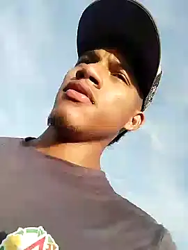 Snapshot of Gutierrez6383 chatting on January 27, 9:55 pm Gutierrez6383 online show from January 27, 9:55 pm