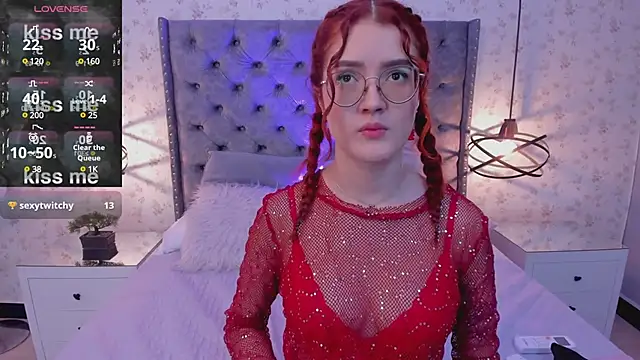 Snapshot of MiaWinx chatting on December 15, 1:57 am MiaWinx online show from December 15, 1:57 am