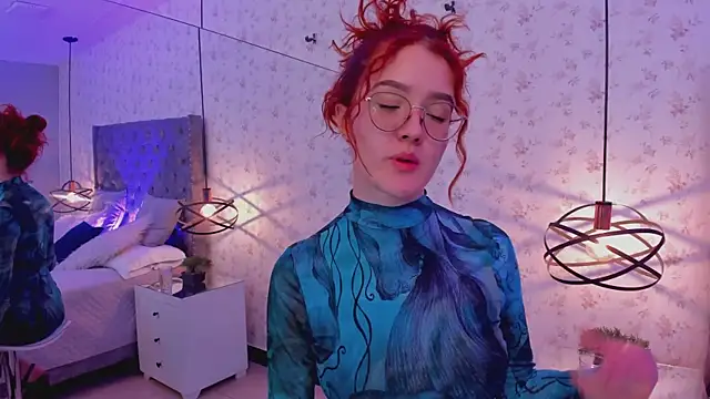 Snapshot of MiaWinx chatting on December 19, 4:45 am MiaWinx online show from December 19, 4:45 am