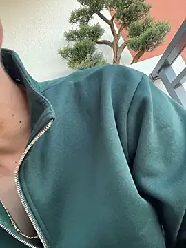 dedewr online show from November 14, 2:05 pm