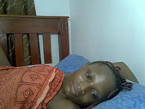 SpicyPetite online show from April 4, 9:29 am