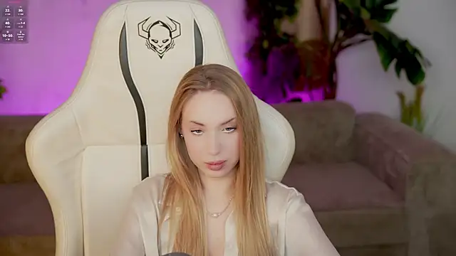 Linda054 online show from October 19, 11:00 am