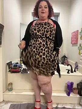 Snapshot of MsStrawbooty chatting on December 18, 1:48 am MsStrawbooty online show from December 18, 1:48 am