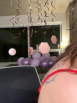 nerdynina online show from November 2, 10:56 pm