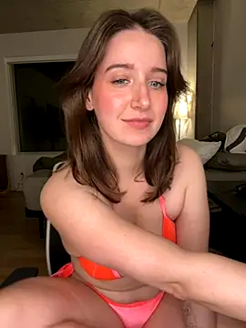 nerdynina online show from November 14, 12:20 am