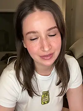 nerdynina online show from February 7, 12:36 am