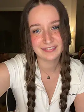 nerdynina online show from March 8, 3:21 am