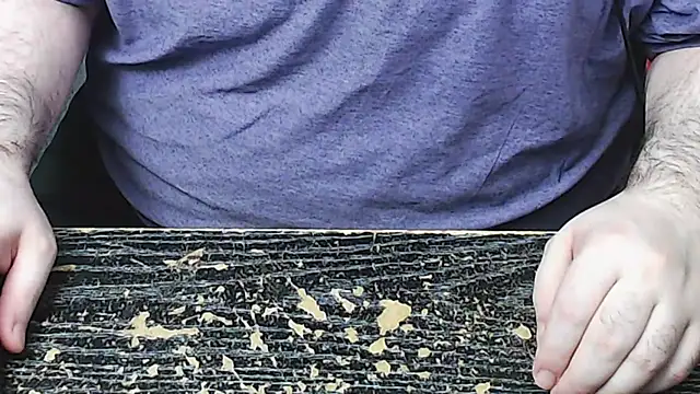 Snapshot of Dominant_BEAR chatting on November 4, 4:33 am Dominant BEAR online show from November 4, 4:33 am