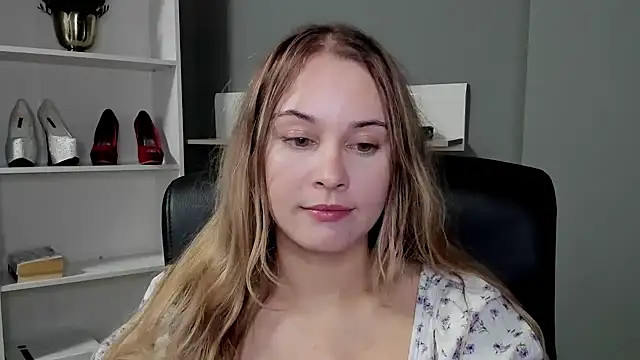 kitty valeria online show from December 3, 9:57 pm