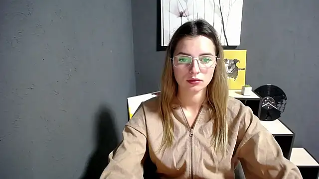 lady olivia  online show from October 7, 5:10 pm