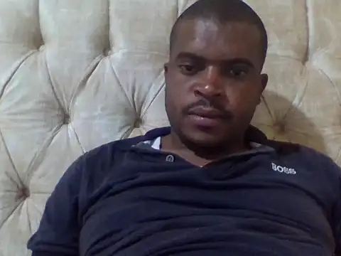 Snapshot of lui_cuuty chatting on November 9, 2:59 pm lui cuuty online show from November 9, 2:59 pm