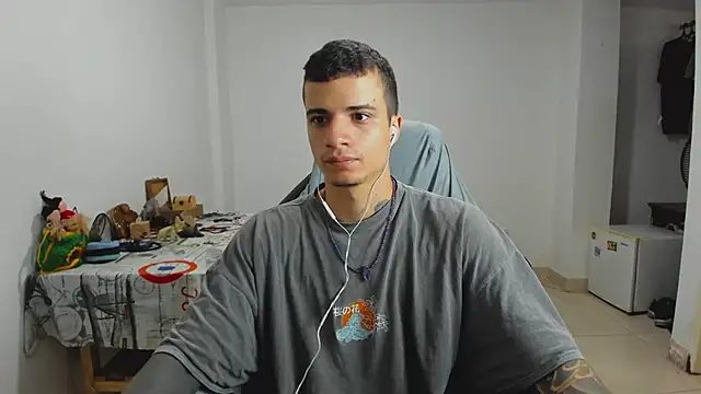 Snapshot of Balo_lovers chatting on January 31, 3:44 pm Balo lovers online show from January 31, 3:44 pm