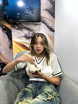 Victoria Adams14 online show from January 9, 1:19 am