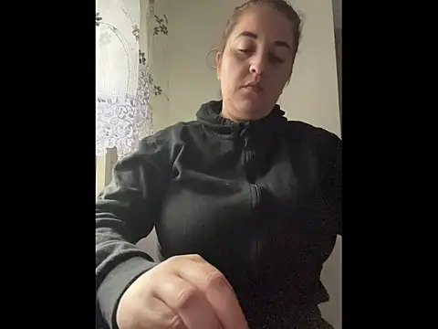 Snapshot of yzabell18 chatting on October 10, 7:29 am yzabell18 online show from October 10, 7:29 am