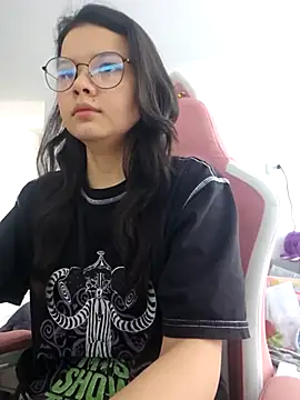 azumiichan online show from February 5, 2:11 pm