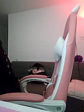 azumiichan online show from March 31, 12:01 am