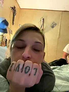 Snapshot of Nicole96666 chatting on October 18, 11:33 am Nicole96666 online show from October 18, 11:33 am