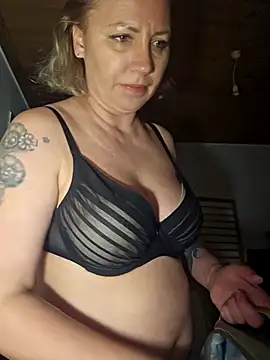 zarina3003 online show from April 3, 1:36 am